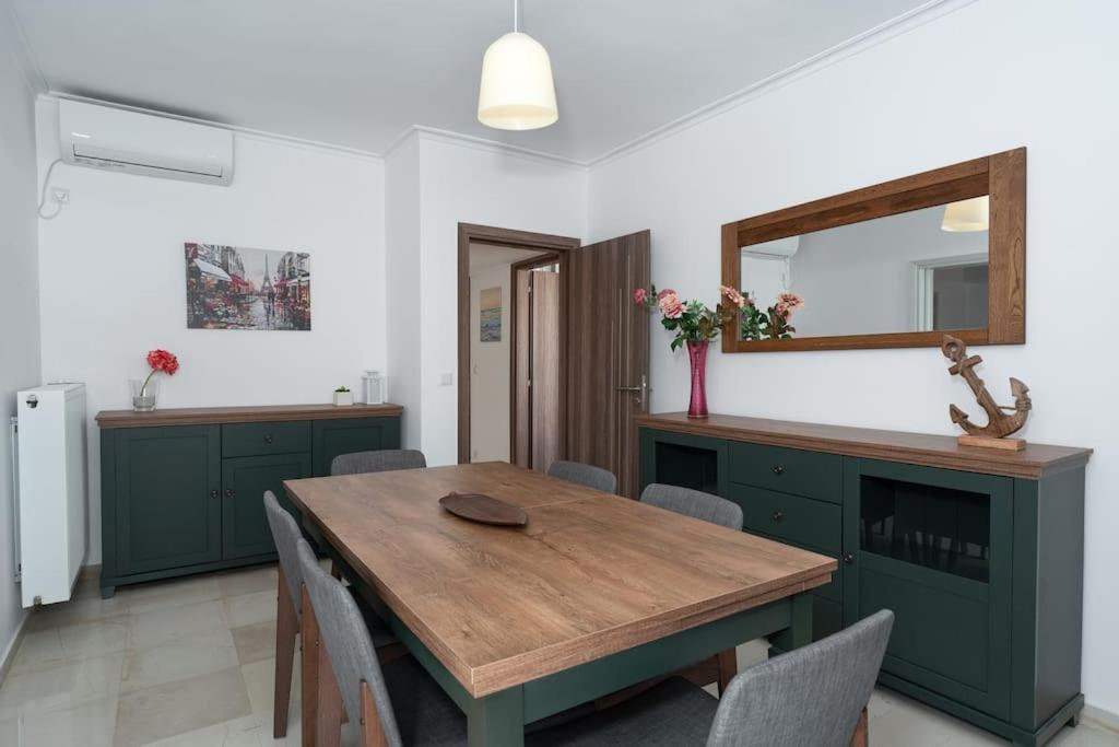 Seaside Breeze - 2 Bdrm In Palaio Faliro - Sea View Appartement