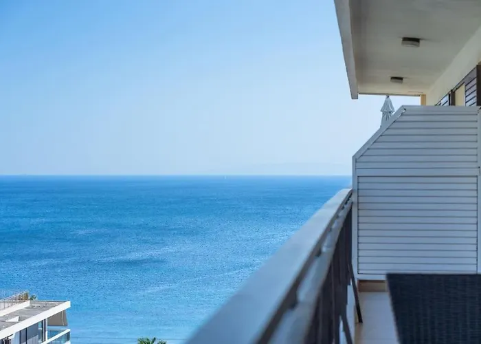 Seaside Breeze - 2 Bdrm Apartment In Palaio Faliro - Sea View